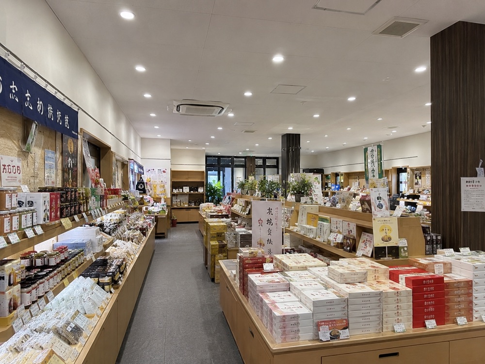 LED照明で明るくなった店舗の売り場